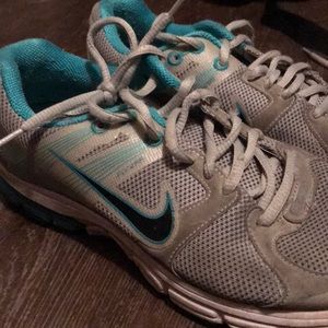 Women’s Nike’s size 7.5